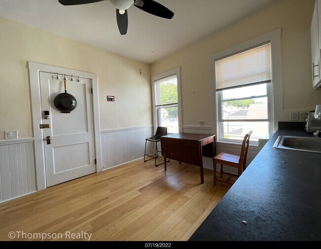 Building Photo - 183 Fellsway W