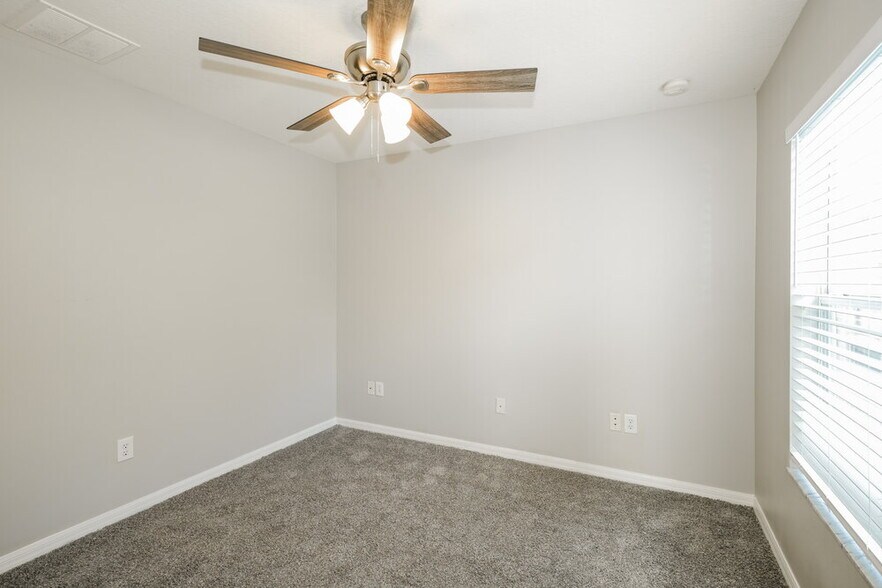 Building Photo - 18906 Parapet Pl