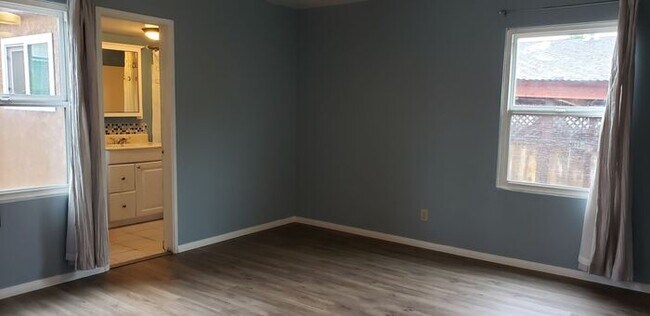 Building Photo - Charming La Mesa home with large private yard and garage!