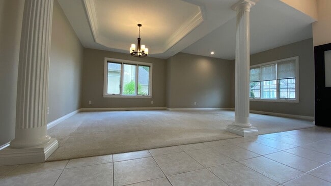 Building Photo - 5665 Stone Lake Dr