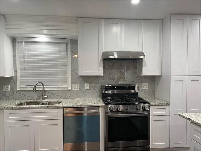 Building Photo - 6046 Danbury Ct