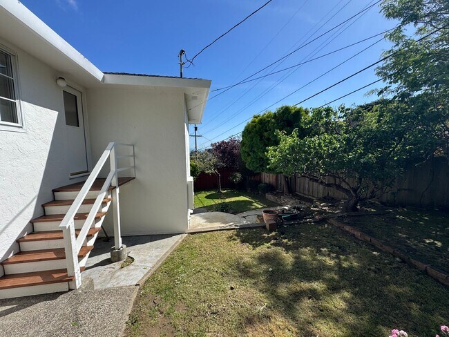 Building Photo - Open House Sunday 4/19 11 am - 12 pm:  Beautifully Updated Corner-Lot Home in Millbrae – Spacious...