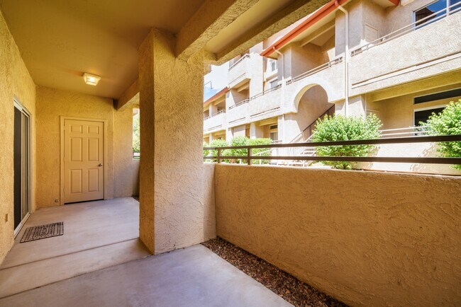 Building Photo - 10410 N Cave Creek Rd