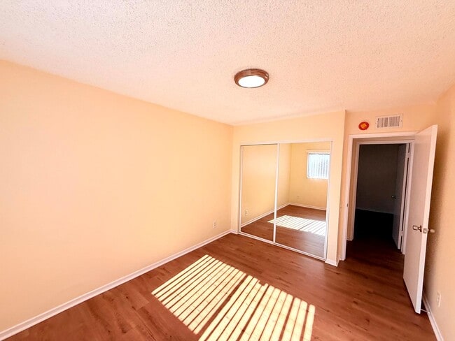 Building Photo - Beautiful Renovated Spacious 4 Bed - 2 Bath Home in West Hills