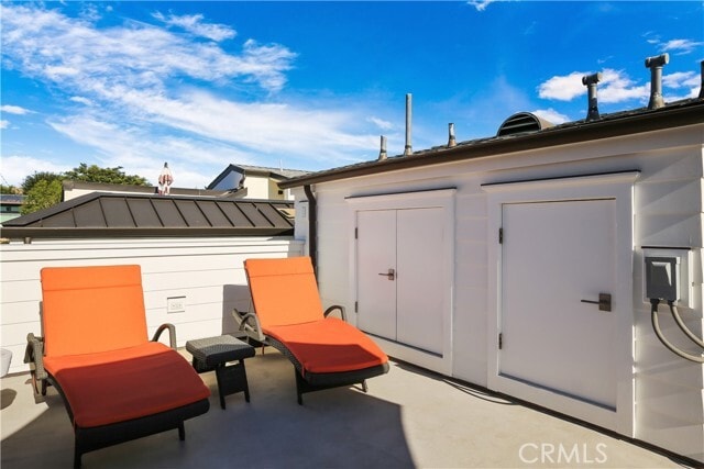 Building Photo - 715 Marigold Ave