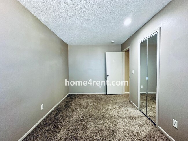 Building Photo - Beautiful, Split-Level Olathe Home w/ Stainless Steel Appliances and a Finished Basement!