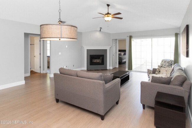 Building Photo - 1720 Wildwood Creek Ln