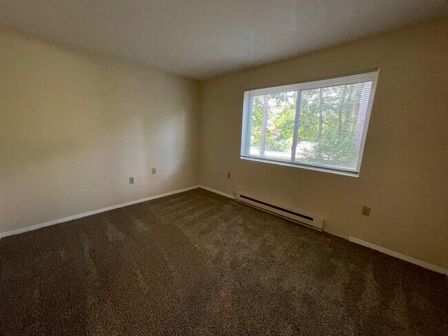 Building Photo - 99 Powers St