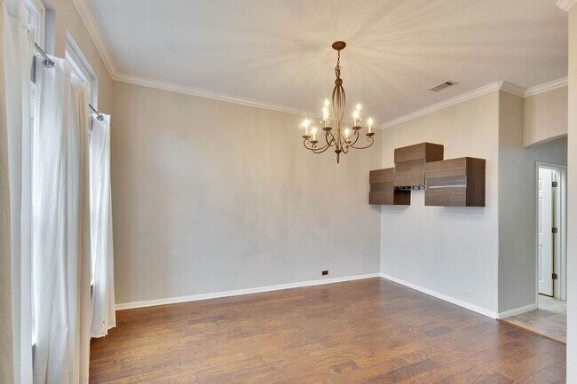 Building Photo - 7017 Via Dono Dr