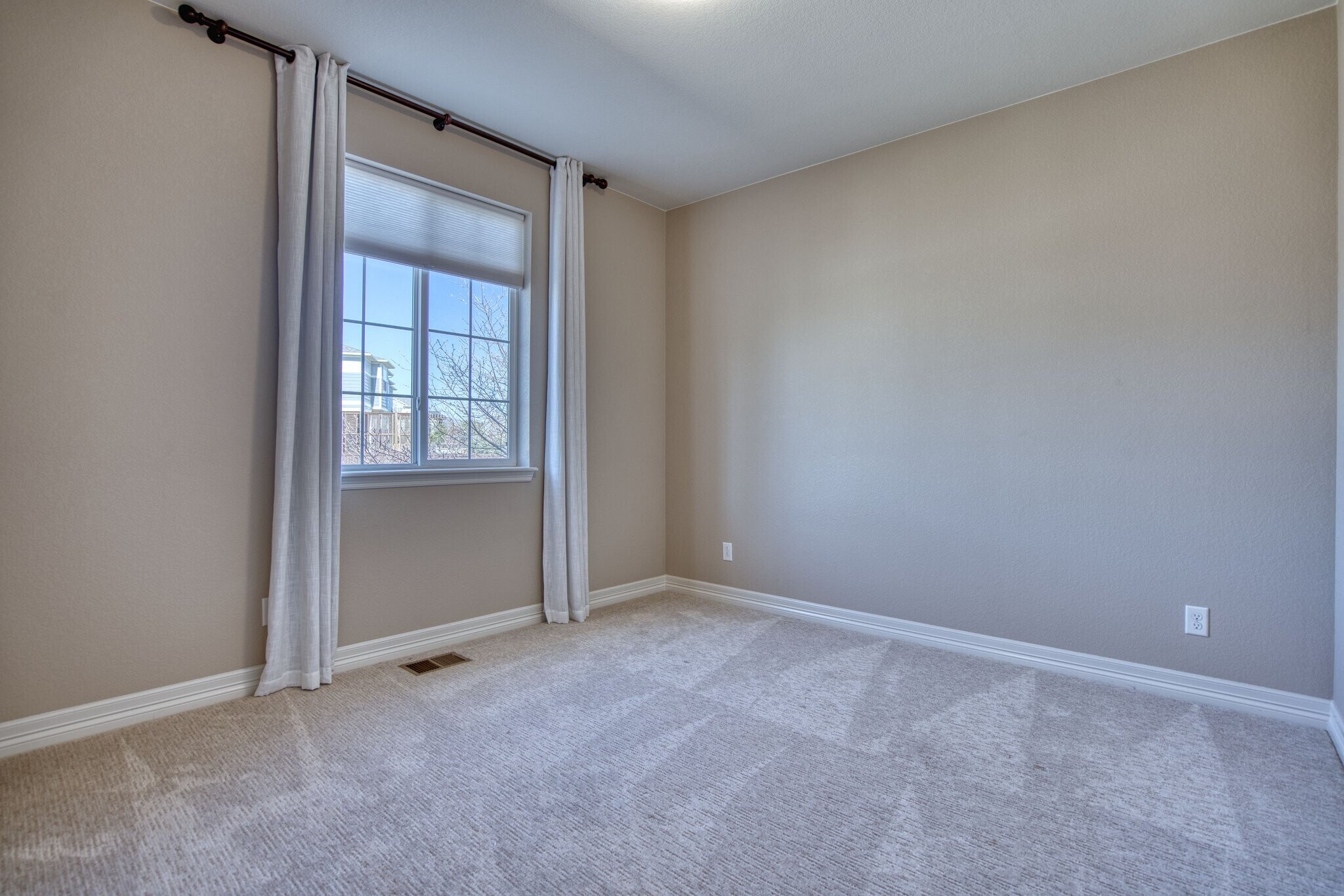 Building Photo - 2406 Spruce Creek Dr