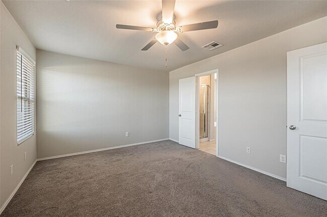 Building Photo - 108 Comet Dr