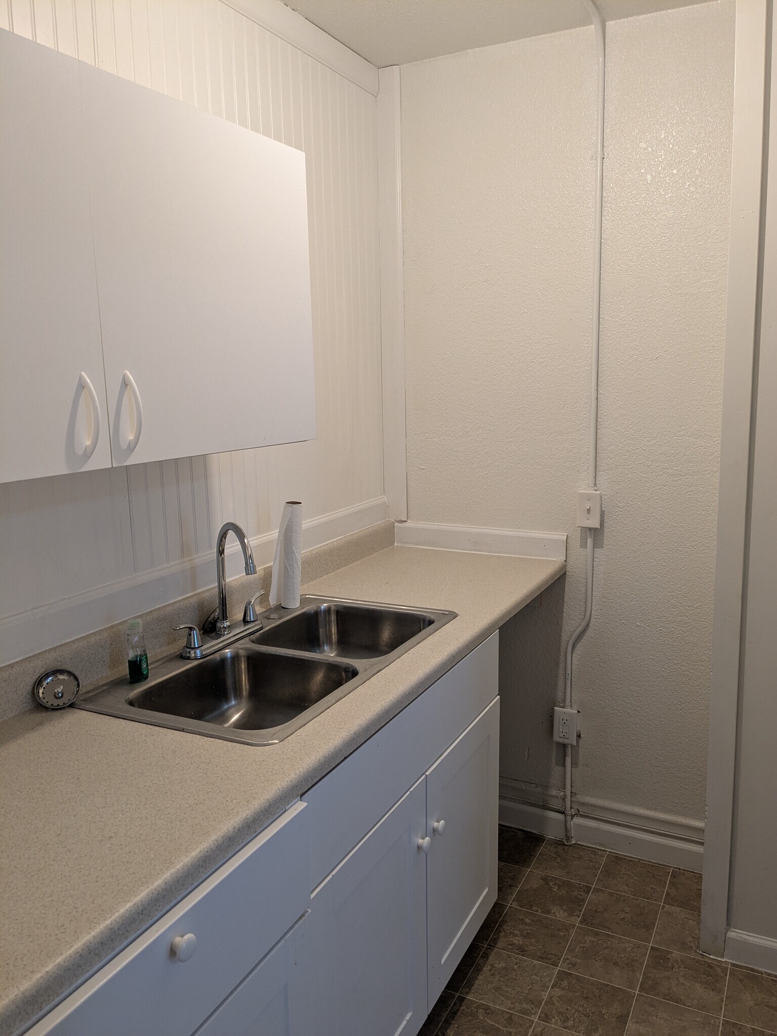 Building Photo - 303 S 5th St