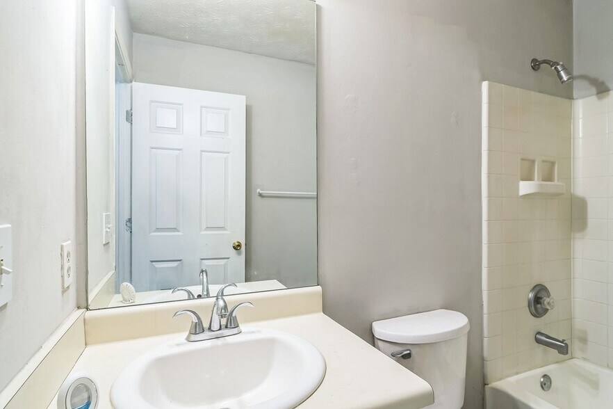 Building Photo - 5638 Fair Creek Way