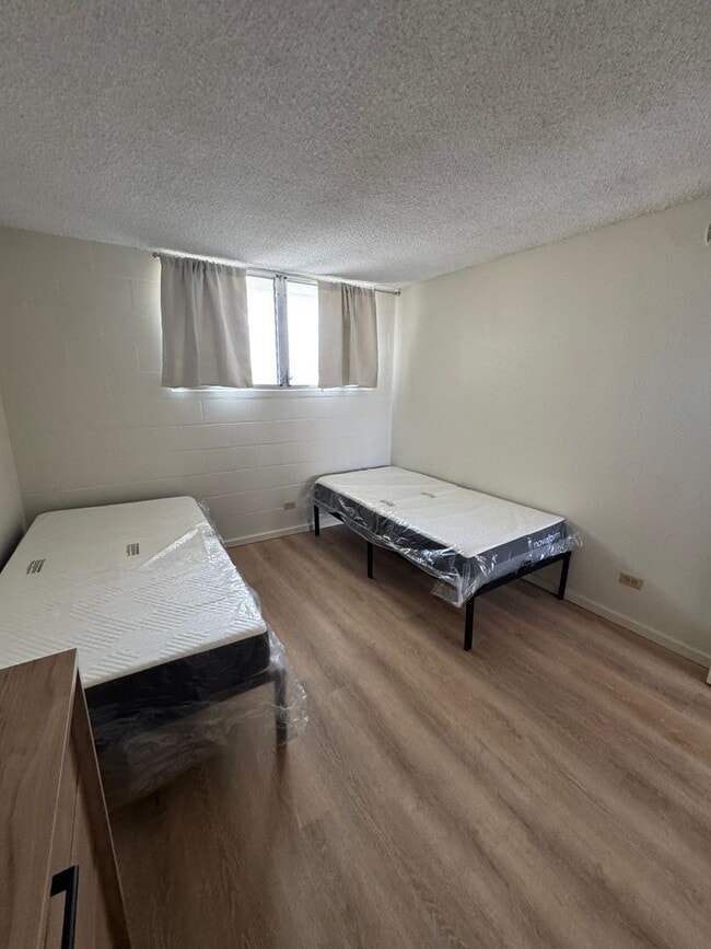 Building Photo - 1 Bed 1 Bath renovated with parking at Alo...