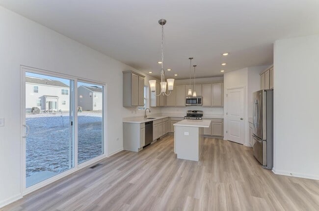 Building Photo - 454 Bower Ln