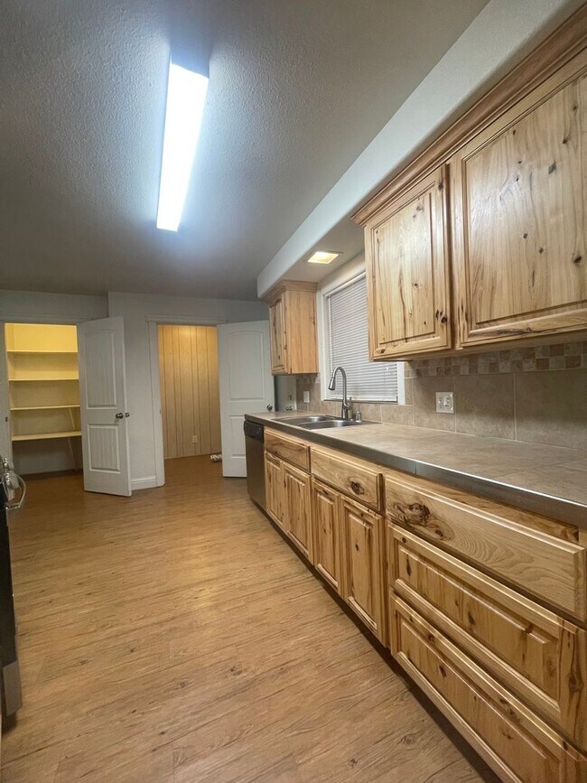 Building Photo - SHASTA FOREST VILLAGE / MANUFACTURED 2 BED 2 BATH HOME IN SHINGLETOWN