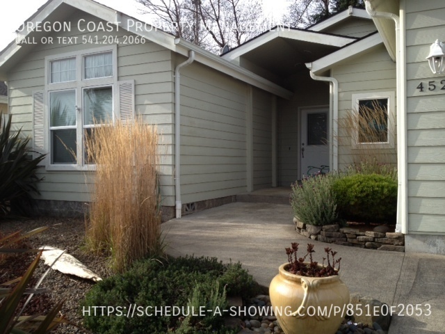 Building Photo - Furnished Heron Loop Single Level House in...