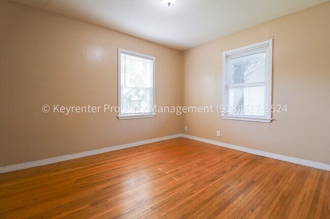 Building Photo - 2 Bed 1 Bath Tulsa - Move-in Ready!