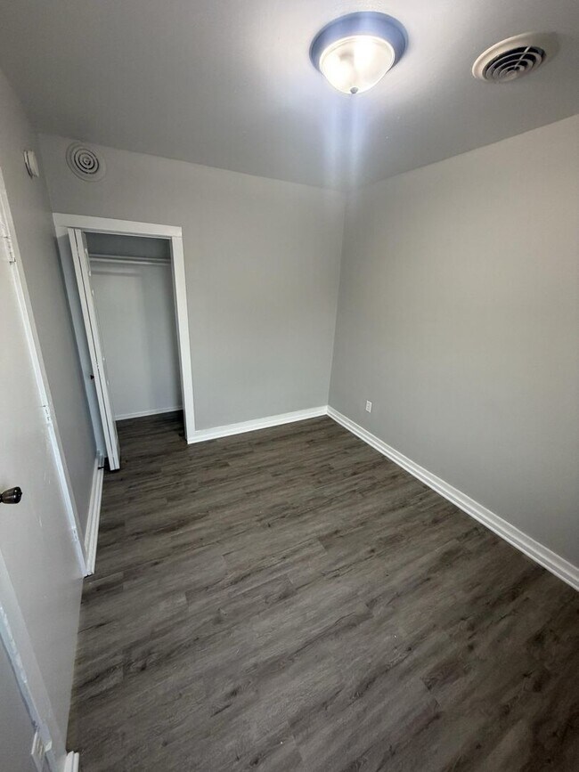 Building Photo - 3910 Deodar St