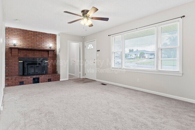 Building Photo - 133 Belair Rd