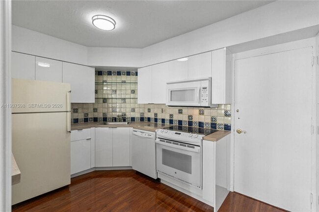 Building Photo - 1408 Brickell Bay Dr