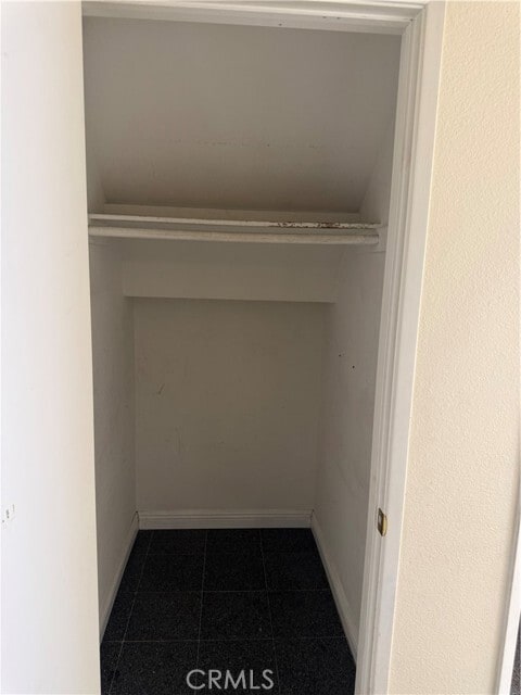 Building Photo - 865 Tam O'Shanter St