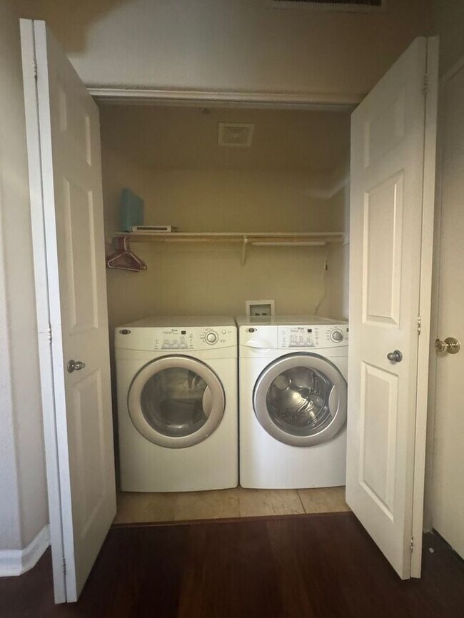 Building Photo - WOW-Factor Alert: Fully Furnished & Remodeled 2BD/2BA First Floor Condo in Wingfield Springs!