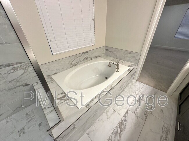 Building Photo - 3226 E 2930 S