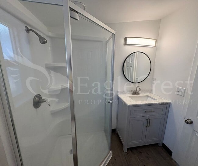 Building Photo - One Bedroom Cottage