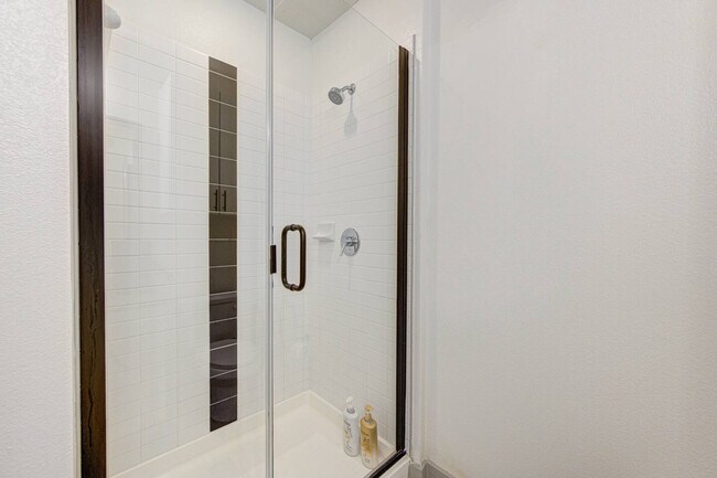 Building Photo - 1111 Shepherd Dr
