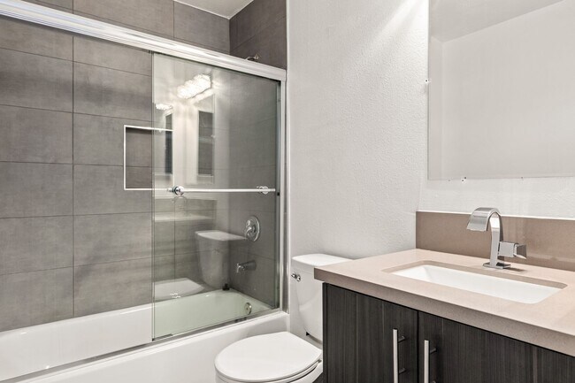 Building Photo - 10777 Ashton Ave