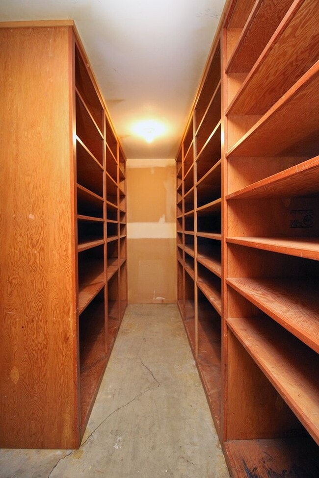 Building Photo - 2727 SE 58th Ave