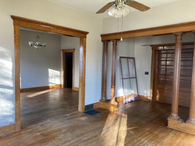 Building Photo - 322 W 4th St