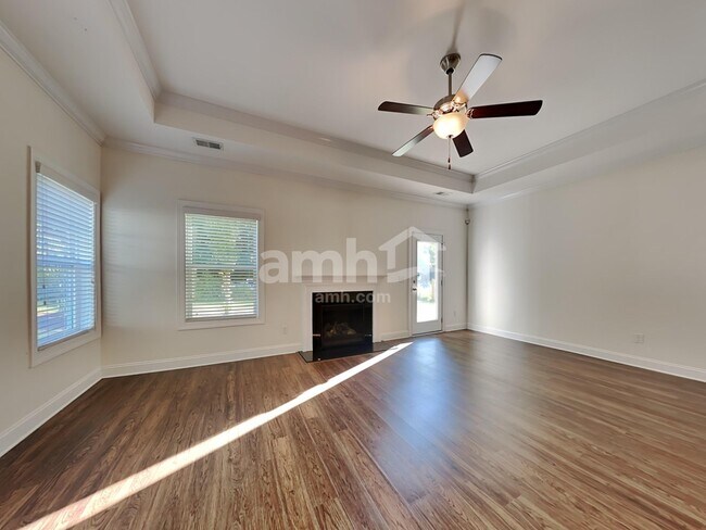 Building Photo - 111 Doral Blue Dr