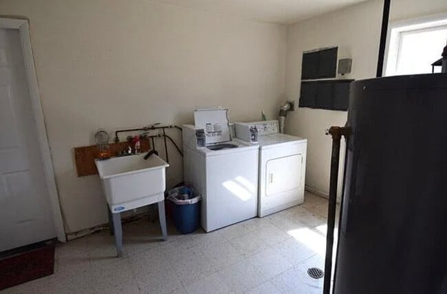 Building Photo - 24119 W Hazelcrest Dr