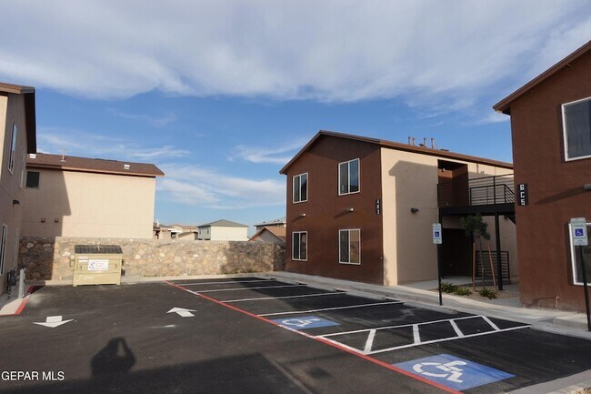 Building Photo - 6002 1/2 Pam McCall Drive Unit 3