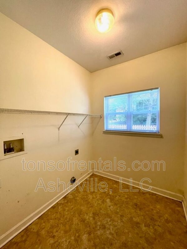 Building Photo - 24 Scottish Cir
