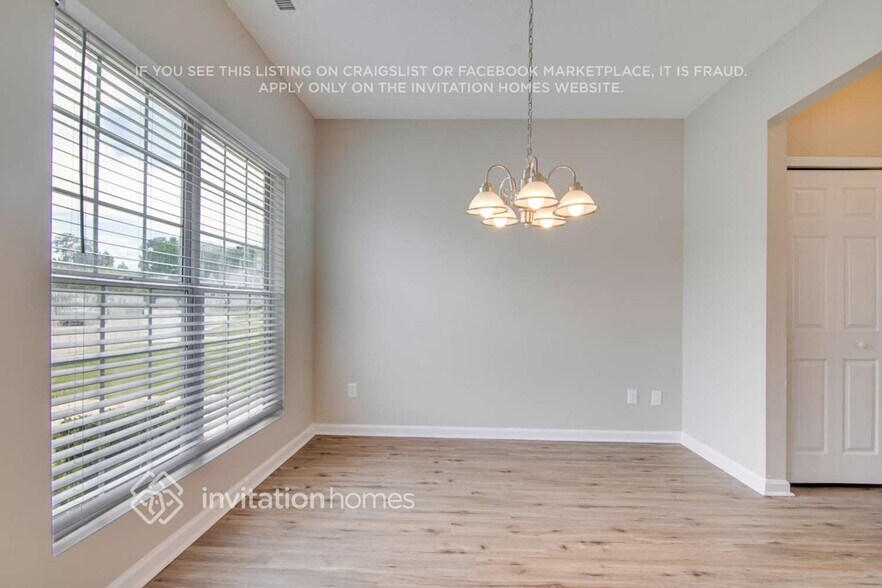 Building Photo - 3004 Riverbrooke Dr