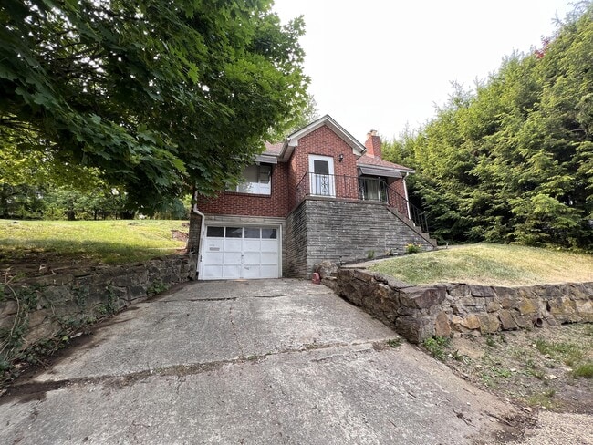 Building Photo - 1135 Sunset Dr