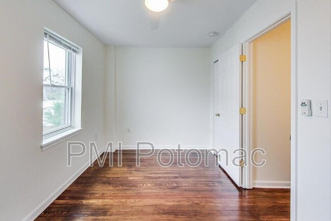 Building Photo - 1749 L St NE