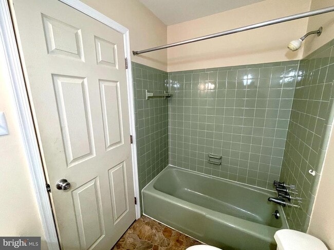 Building Photo - 40865 Spring House Ln