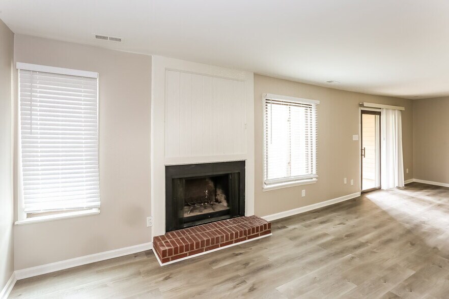 Building Photo - 3125 Windbluff Dr