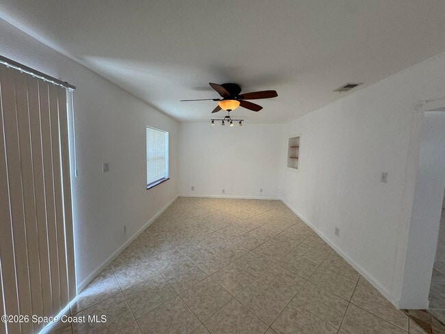 Building Photo - 507 Seacrest Ave