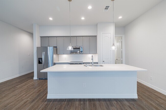 Building Photo - 11011 Cane Oak Wy