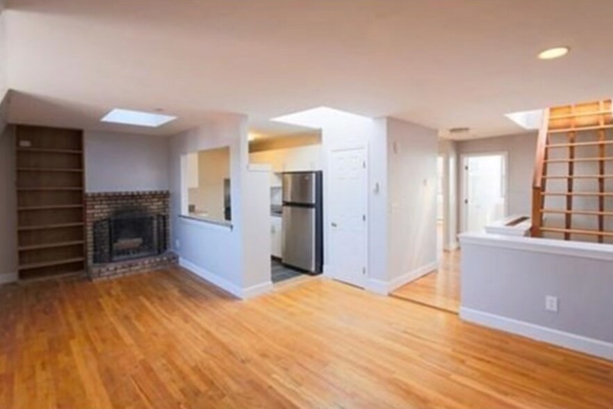 Building Photo - 471 Massachusetts Ave