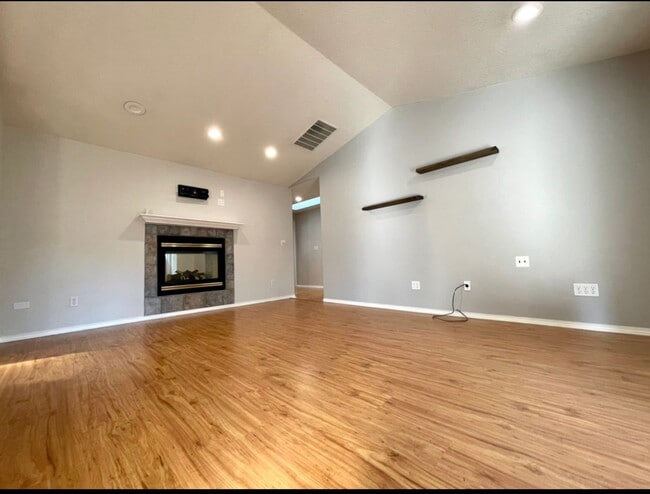 Building Photo - 2131 16th St