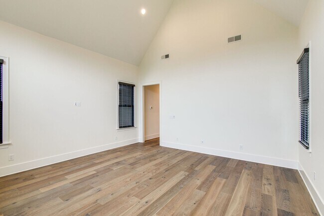 Building Photo - Like New 4 Bedroom Luxury Home in Franklin TN