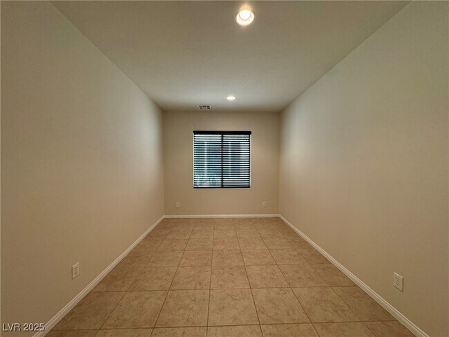 Building Photo - 9048 Winchester Ridge St