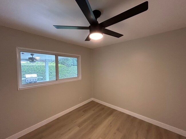 Building Photo - Nicely Updated Single Story 3 Bed 2 Bath H...