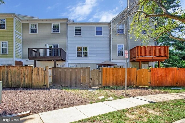 Building Photo - 1520 Marlborough Ct